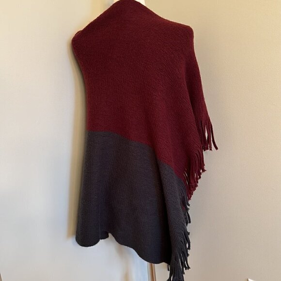 Burgundy and Gray Fringe Poncho with Zipper - Picture 7 of 10